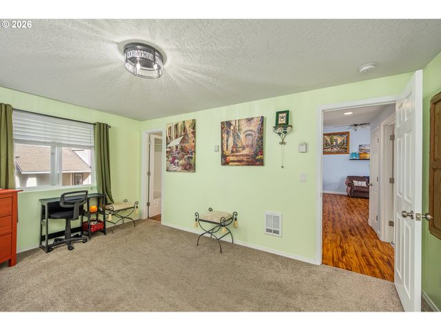 1580 S 60TH St, Springfield, OR 97478