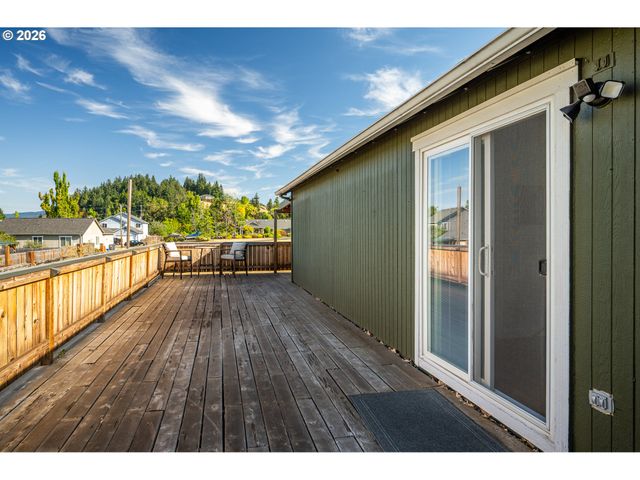 1580 S 60TH St, Springfield, OR 97478
