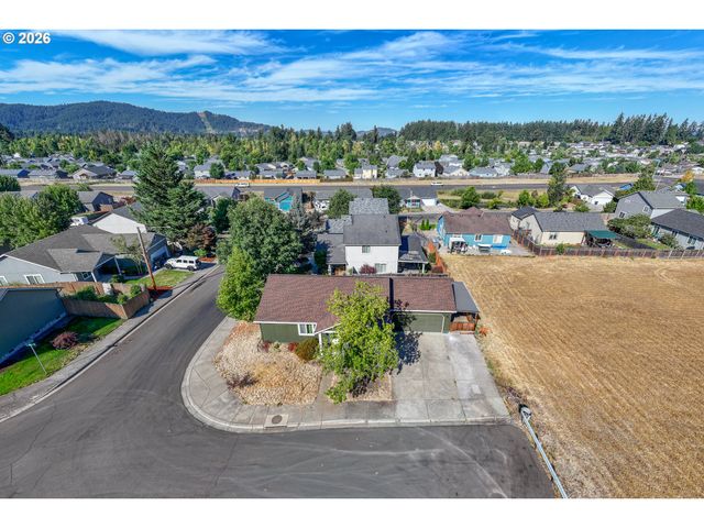 1580 S 60TH St, Springfield, OR 97478