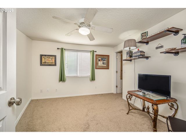 1580 S 60TH St, Springfield, OR 97478