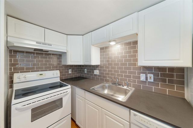 2500 Burleson RD 512, Austin, TX 78741