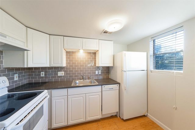 2500 Burleson RD 512, Austin, TX 78741