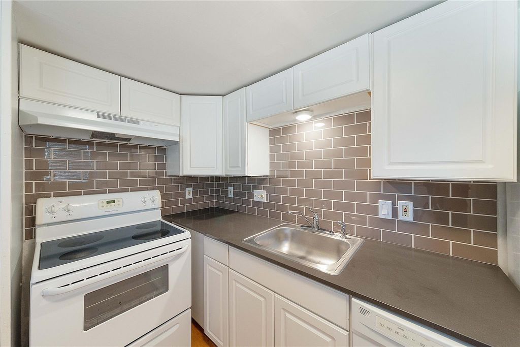2500 Burleson RD 512, Austin, TX 78741