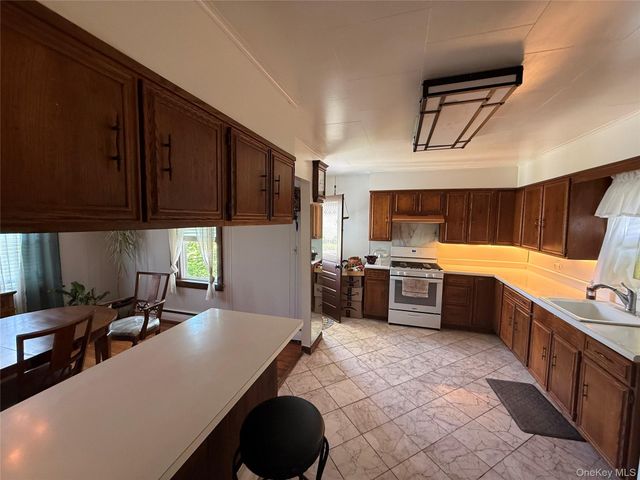 10 Reservoir Avenue, Port Jervis, NY 12771