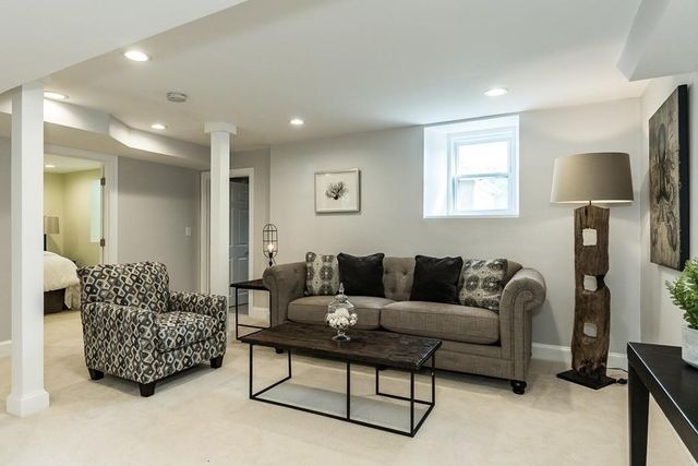 10 Nantasket Ave 1, Boston, MA 02135