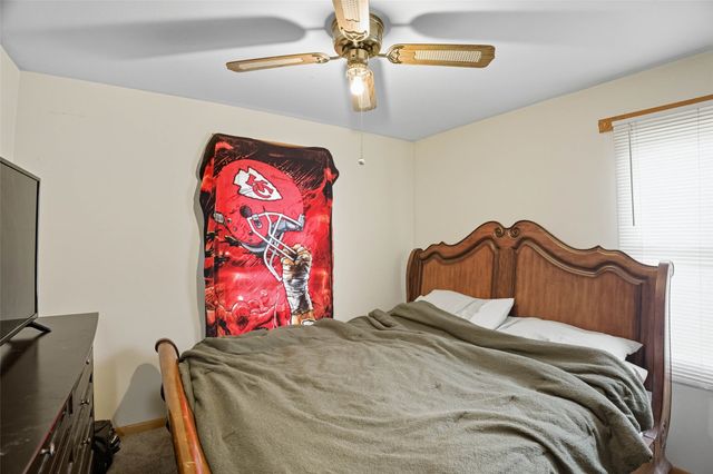 1108 N 6th Avenue E, Newton, IA 50208