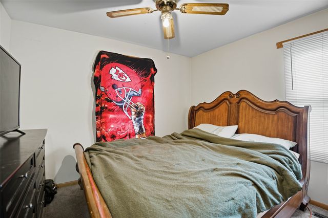 1108 N 6th Avenue E, Newton, IA 50208