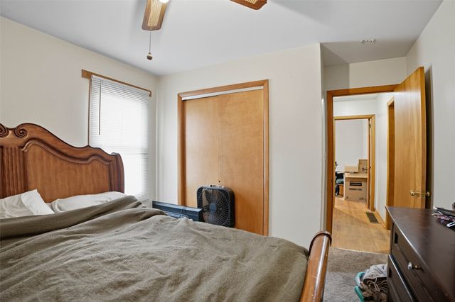 1108 N 6th Avenue E, Newton, IA 50208