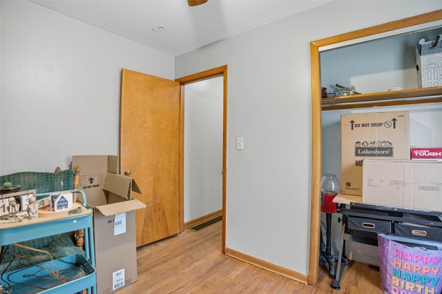 1108 N 6th Avenue E, Newton, IA 50208