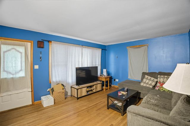 1108 N 6th Avenue E, Newton, IA 50208