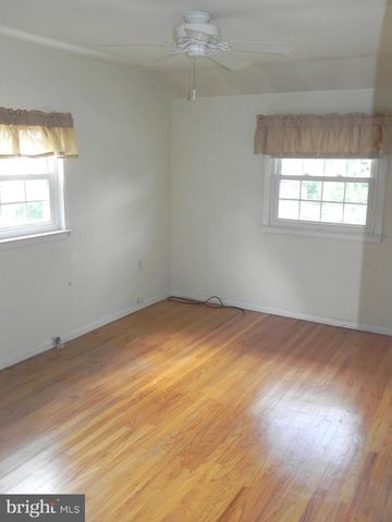 717 FISKE LN, Newark, DE 19711