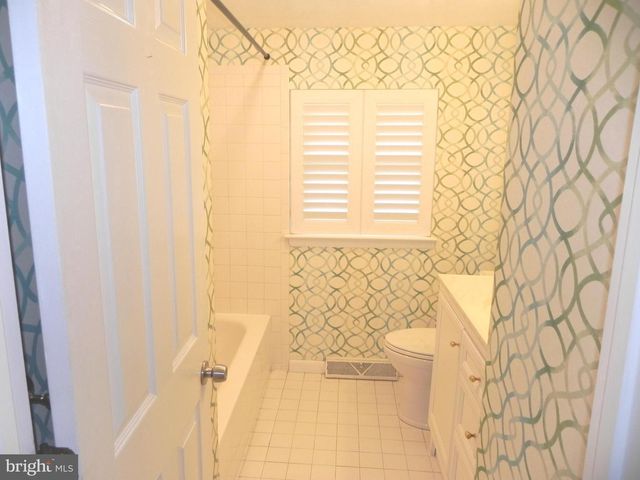 717 FISKE LN, Newark, DE 19711