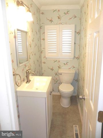717 FISKE LN, Newark, DE 19711