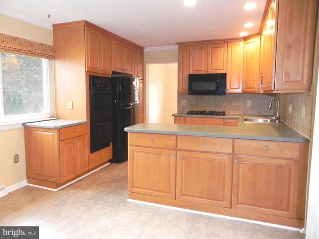 717 FISKE LN, Newark, DE 19711