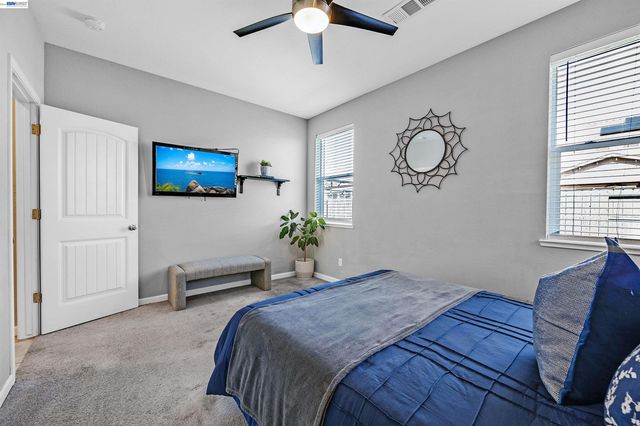 1589 Friendly St, Manteca, CA 95337