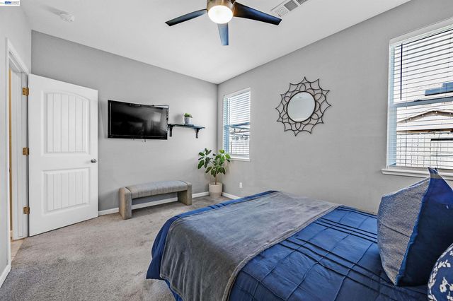 1589 Friendly St, Manteca, CA 95337