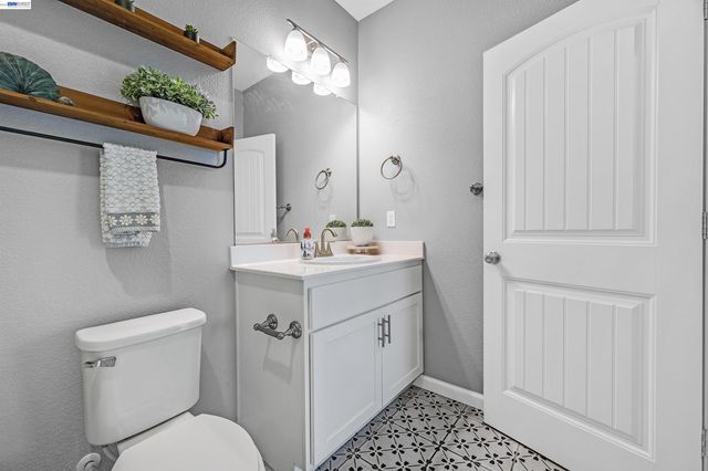 1589 Friendly St, Manteca, CA 95337