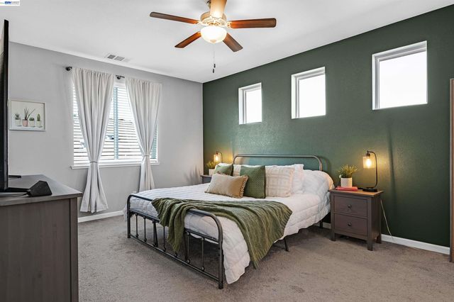 1589 Friendly St, Manteca, CA 95337