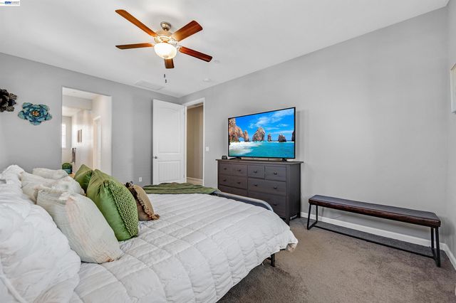 1589 Friendly St, Manteca, CA 95337