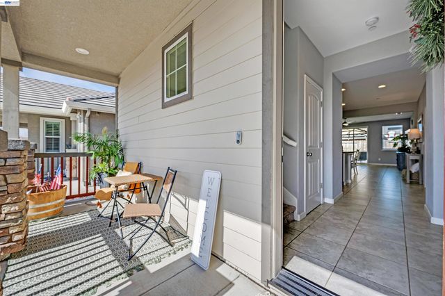 1589 Friendly St, Manteca, CA 95337