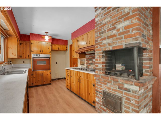 16714 Ne WASCO St, Portland, OR 97230