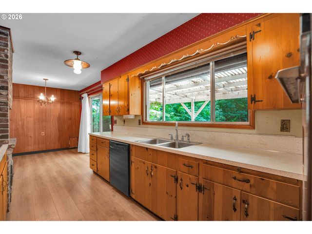 16714 Ne WASCO St, Portland, OR 97230