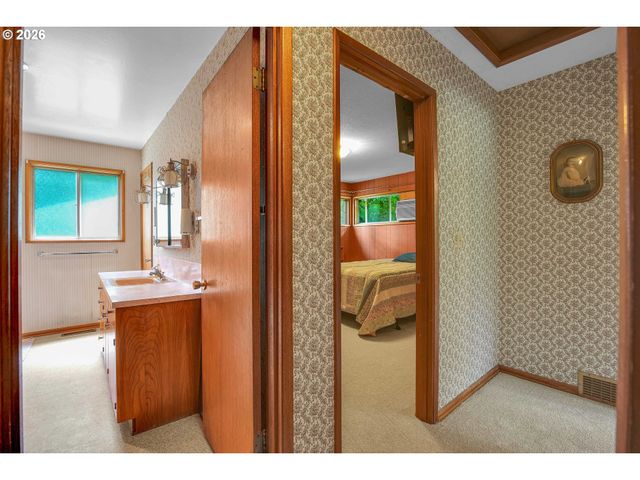 16714 Ne WASCO St, Portland, OR 97230