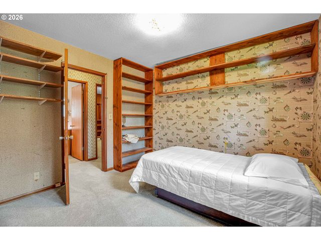 16714 Ne WASCO St, Portland, OR 97230