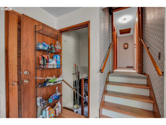 16714 Ne WASCO St, Portland, OR 97230