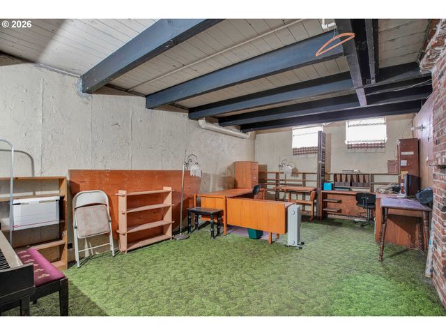 16714 Ne WASCO St, Portland, OR 97230