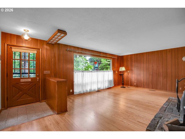 16714 Ne WASCO St, Portland, OR 97230