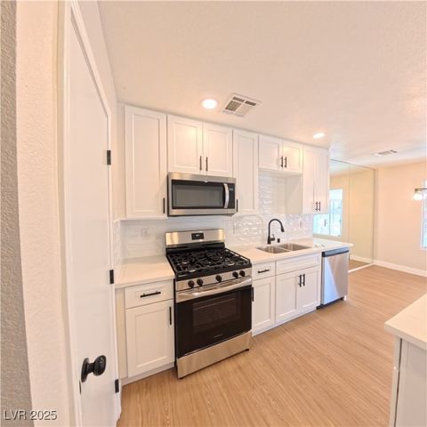 5236 Shasta Daisy Street, North Las Vegas, NV 89031