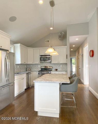 18 Meadowbrook Avenue, Rumson, NJ 07760