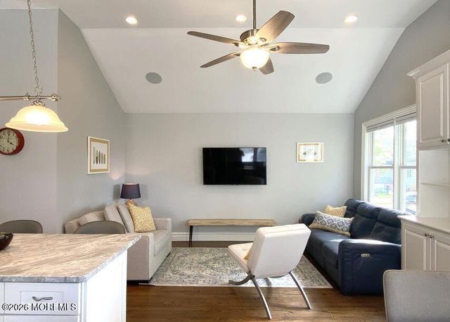 18 Meadowbrook Avenue, Rumson, NJ 07760