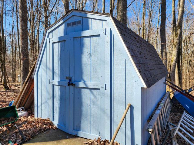 5206 Wolf Lane, Farwell, MI 48622