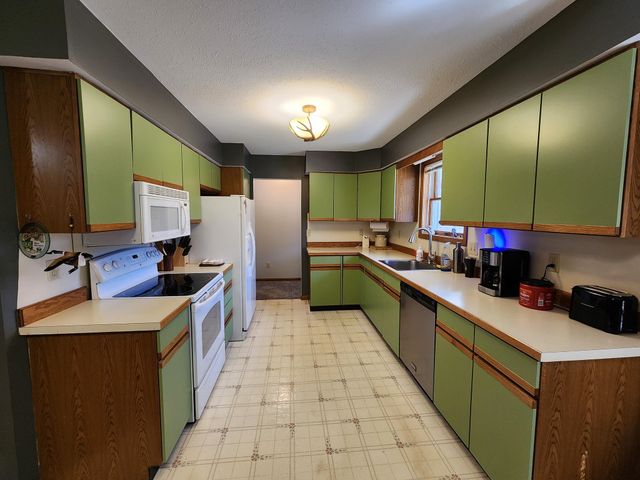 5206 Wolf Lane, Farwell, MI 48622