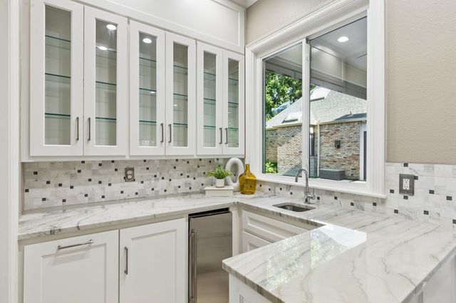 7212 Helsem Bend, Dallas, TX 75230