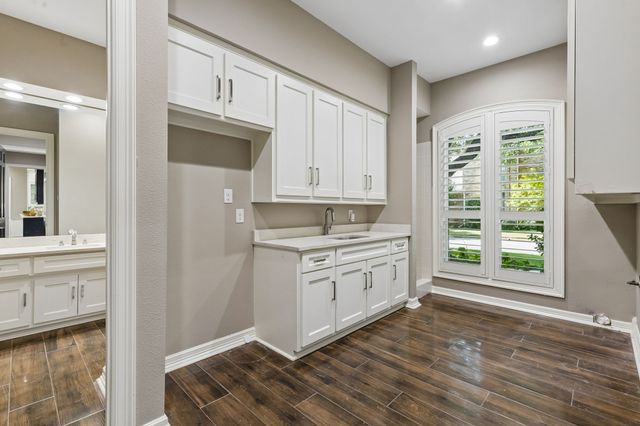 7212 Helsem Bend, Dallas, TX 75230