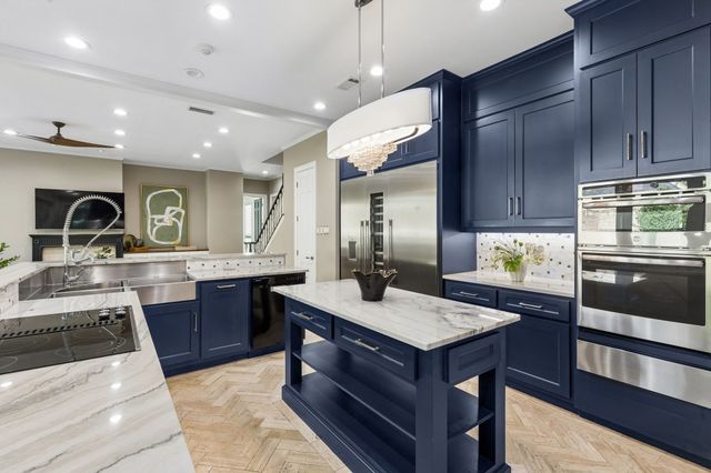 7212 Helsem Bend, Dallas, TX 75230