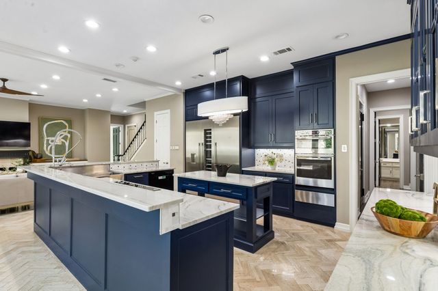 7212 Helsem Bend, Dallas, TX 75230
