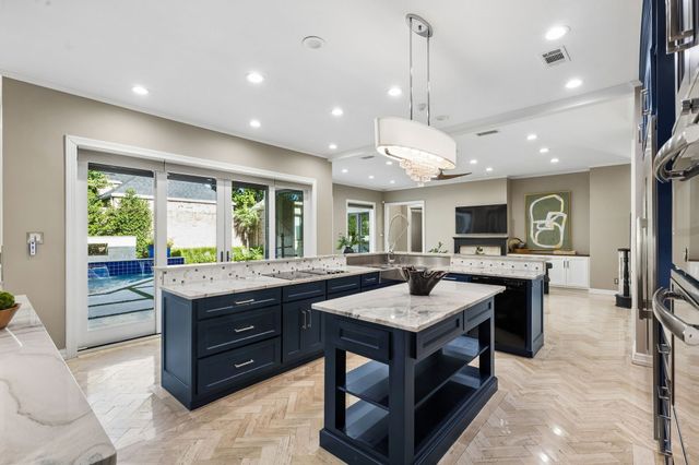 7212 Helsem Bend, Dallas, TX 75230