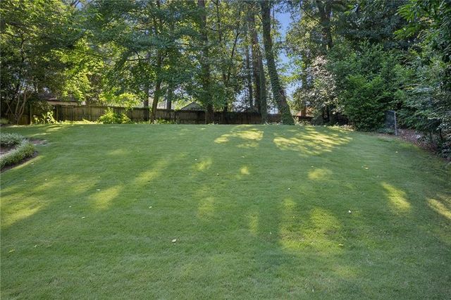 2201 Fairway Circle NE, Brookhaven, GA 30319