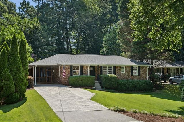 2201 Fairway Circle NE, Brookhaven, GA 30319