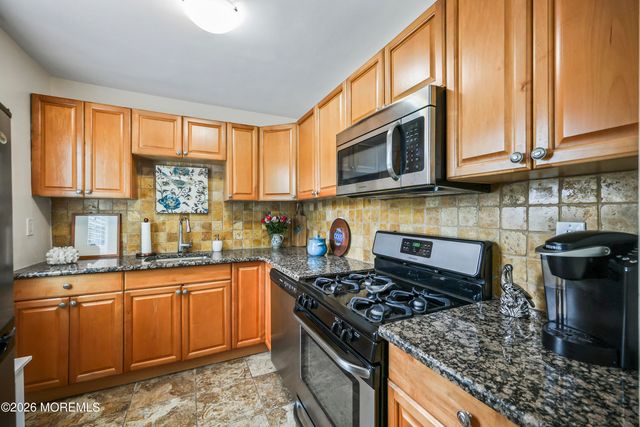 306 Deal Lake Drive 40, Asbury Park, NJ 07712