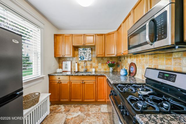 306 Deal Lake Drive 40, Asbury Park, NJ 07712
