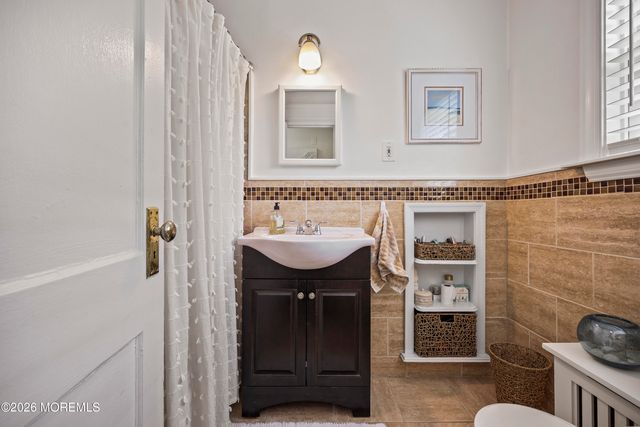 306 Deal Lake Drive 40, Asbury Park, NJ 07712