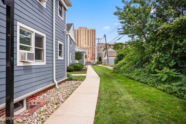 306 Deal Lake Drive 40, Asbury Park, NJ 07712