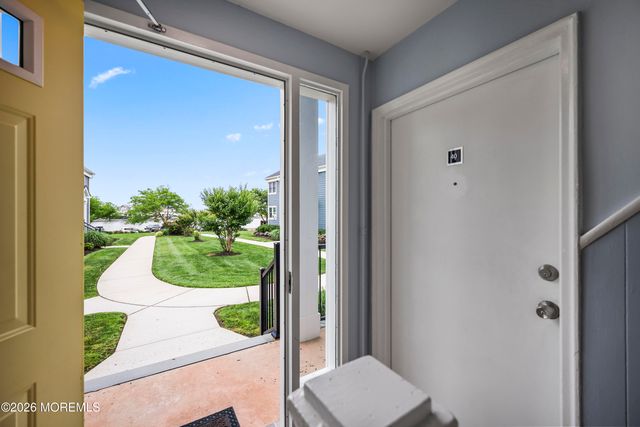 306 Deal Lake Drive 40, Asbury Park, NJ 07712