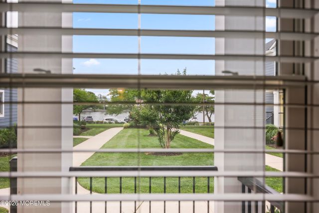306 Deal Lake Drive 40, Asbury Park, NJ 07712