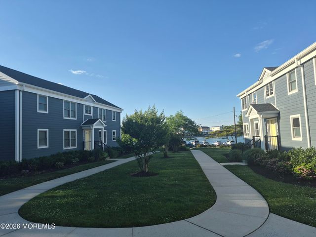 306 Deal Lake Drive 40, Asbury Park, NJ 07712